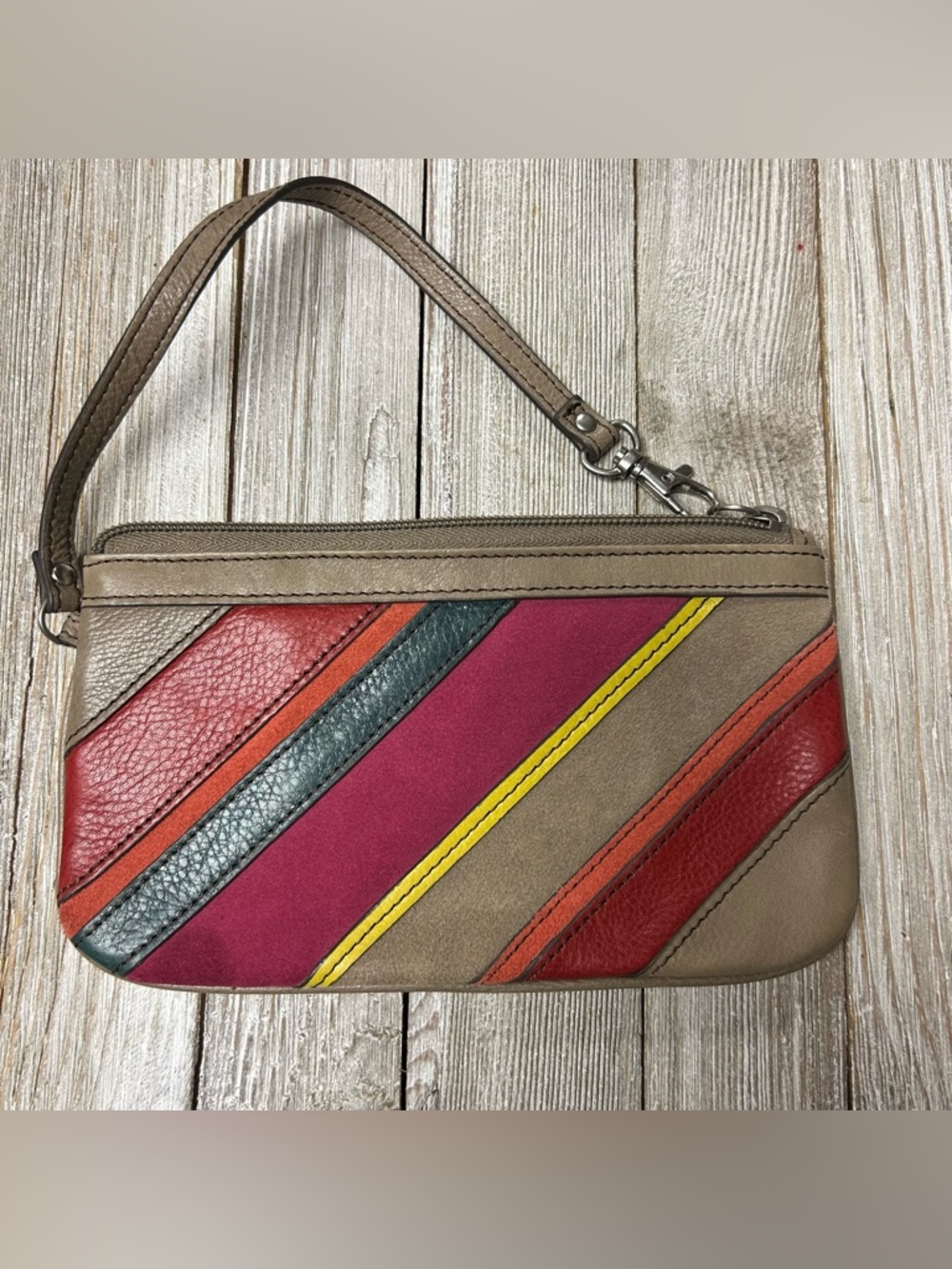 Fossil • Striped Wristlet
